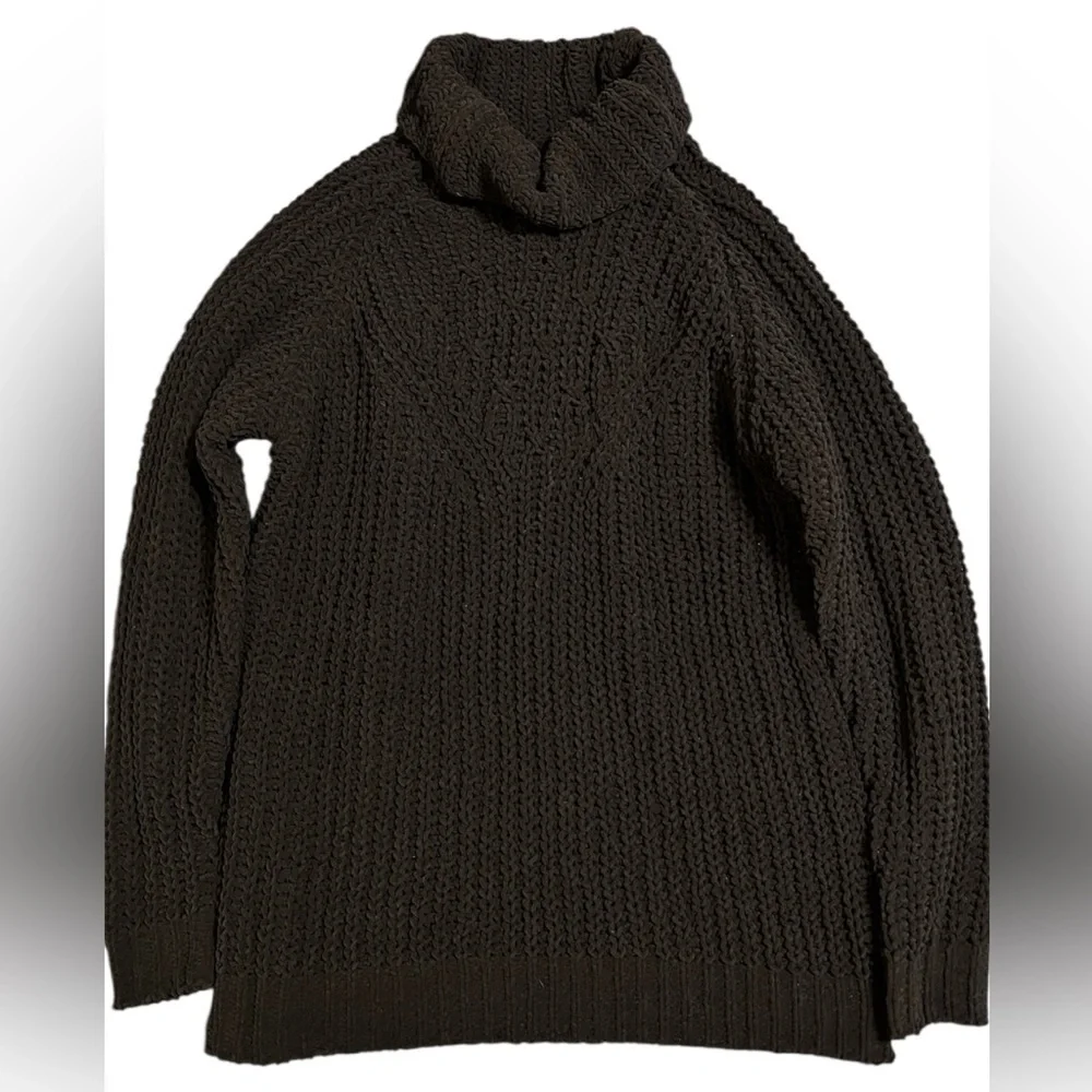 Women’s Turtleneck | Small